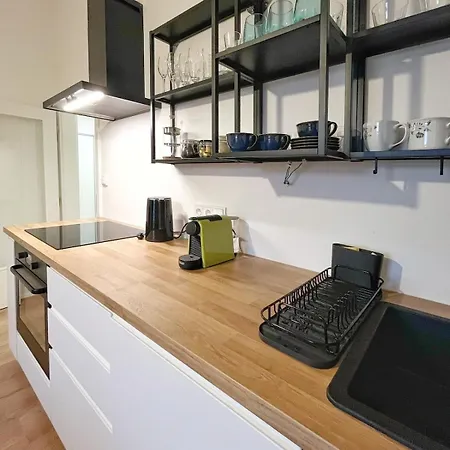 Modern Cosy Flat Near Vysehrad *